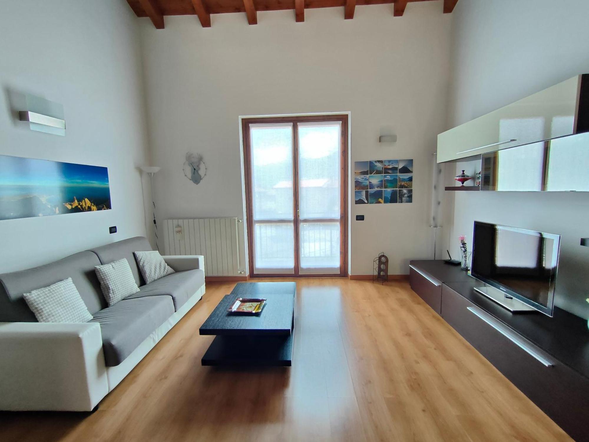 Iseolakerental - La Rocca Castro  Екстериор снимка